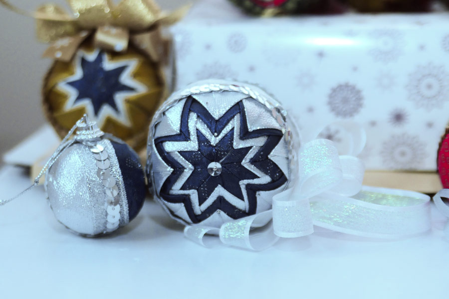 christmas-ornaments-blue