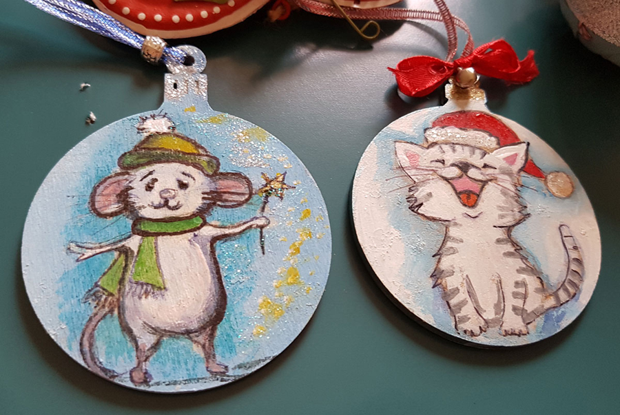 hangingchrismastree-decorations-hand-painted-on-wood-cat-and-mouse