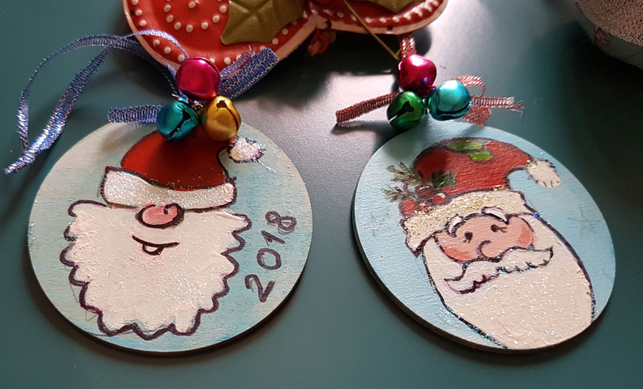 hangingchrismastree-decorations-hand-painted-on-wood-funny-santas