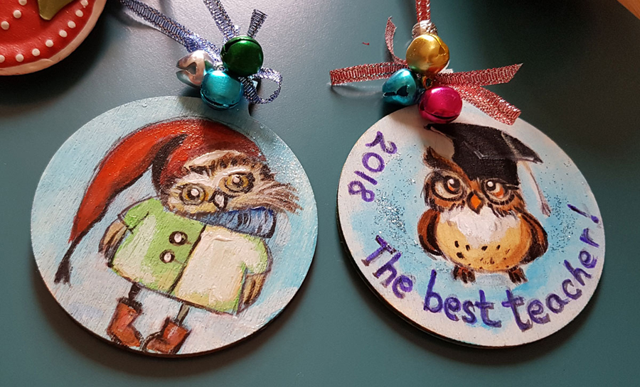 hangingchrismastree-decorations-hand-painted-on-woodowlsr